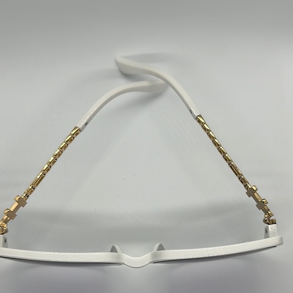Chic Oversized Square Sunglasses - White Frame, Gold Accents, UV Protection NWT main image 4